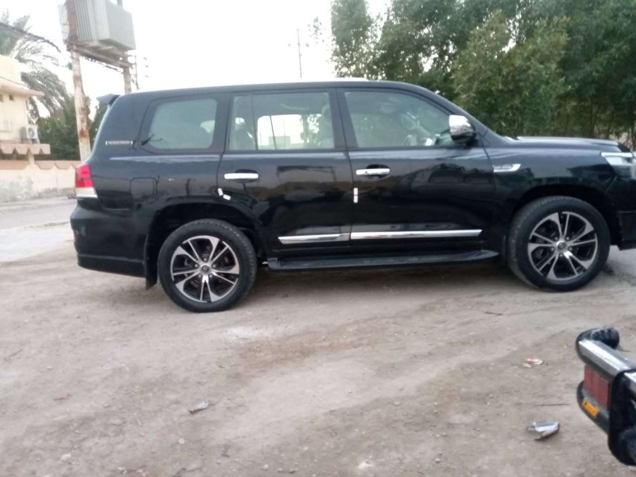 السلام عليكم الاندكروز 2009محدثه 2021رقم سلمانيه
سياره نظيفه محرك كير بلدي سياره نظيفه اي 
ضربه مابيه السعر 240وبيه مجال العنوان السياره كربلاء المقدسه حي الحر الشراي يتصل على الرقم ***********
