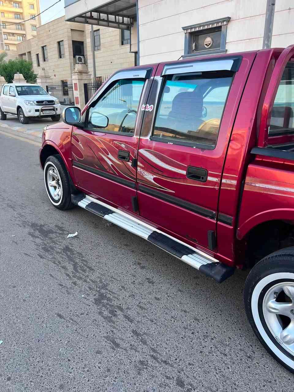 السلام عليكم 
بيع فقط 
بيكم كنوه 
موديل 8 
سنويه جديده عظم عاج 
مكينه جديده قبل شهرين شاديها 
تخم تاير 
تبريد ثلج 
السياره مكفوله من الضربه والصبغ عدا چاملغ امامي مرشوش بدون حادث 
دواخلها حيل جديده وضع شركه 
غرفتها حيل جديده 
السياره جاهزه 
مكانها الفلوجه 
***********
سعرها 50
***********
