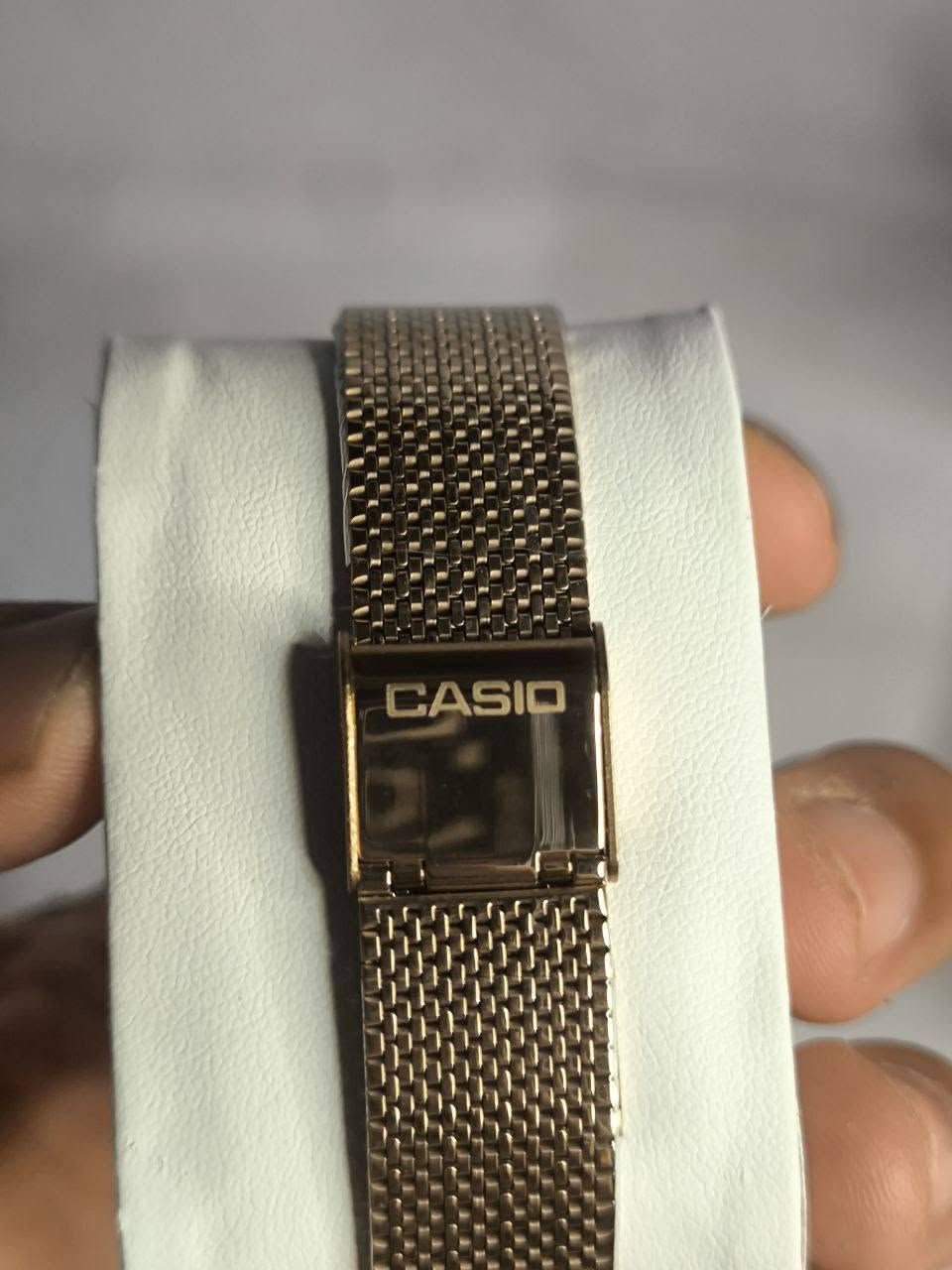 كاسيو Casio مميزة

تحفة فنية
لمحبي الرسمي وللذوق الراقي
مكينة كوارتز
ميناء اليض رسمي مميزة مزودة بمنفذ تاريخ شهري واسبوعي 
زجاج معدني مقاوم الخدش 
 مقاومة ماء وغبار
سير حصيرة مميز جدا 
القطعة مختمة بالكامل

⚠️ملاحظة متوفر  قطعة واحدة فقط 

السعر :- 30 الف ع اول تم  
للحجز والاستفسار يرجى مراسلة الصفحه عمارة, ميسان


**إذا كنت صاحب هذا الإعلان وتريد حذفه لأي سبب، رجاءا أرسل رسالة إلى الدعم الفني**