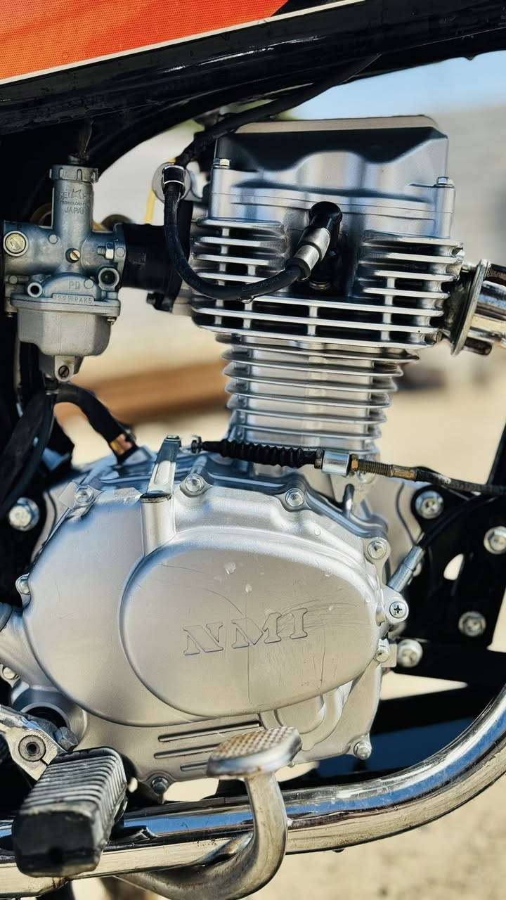 للبيع دراجة نامة نظيفة ومكفولة
محرك نامة الأصلي حجم 125 وسحبته كلش قوية وصوته ناعم
تشغيل هندر ومن أول رفسة تشتغل
واستقرارية تامة بالمشي
الدراجة جام مثل ما واضحة بالصور والصبغ والكروم واللايت المربع كلها بلادية
الدراجة جاهزة للعمل وشبعانة داراة وما تحتاج أي برغي
المكان: البصرة - القرنة
للتواصل: ***********
