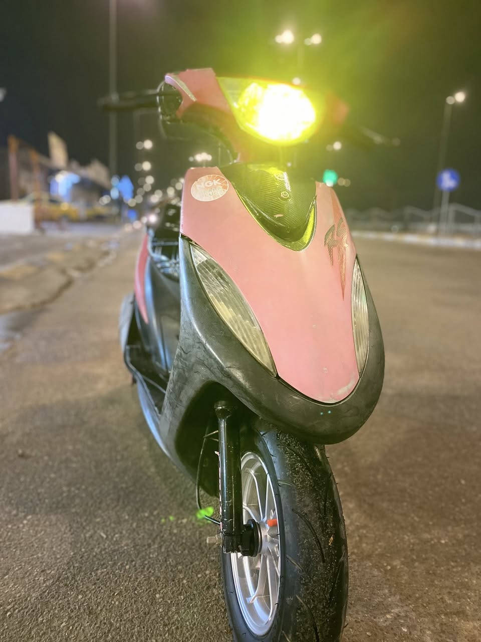 سلام عليكم ماكس عدله للبيع جديده حيل مامفتوحه المكينه خرسه وأكفلها إلك من تنقيص وتبخير ونضوح شلعه ومعدل تشك الكاع أو مابيها أي نقص الدراجه بيها تزويدات خارجيه كلج رياضي خلفي بيها اوياله أصليات قبق عمبار أو قبق فلاوين تزويد كله اصلي اشاير ٧ ألوان لايت اصفر وثلجي بكلايت كلها شغاله سلف هندر….
سعرها 700 وبيها مجال
مكان كربلاء كنطرة السلام 
للاستفسار ***********
