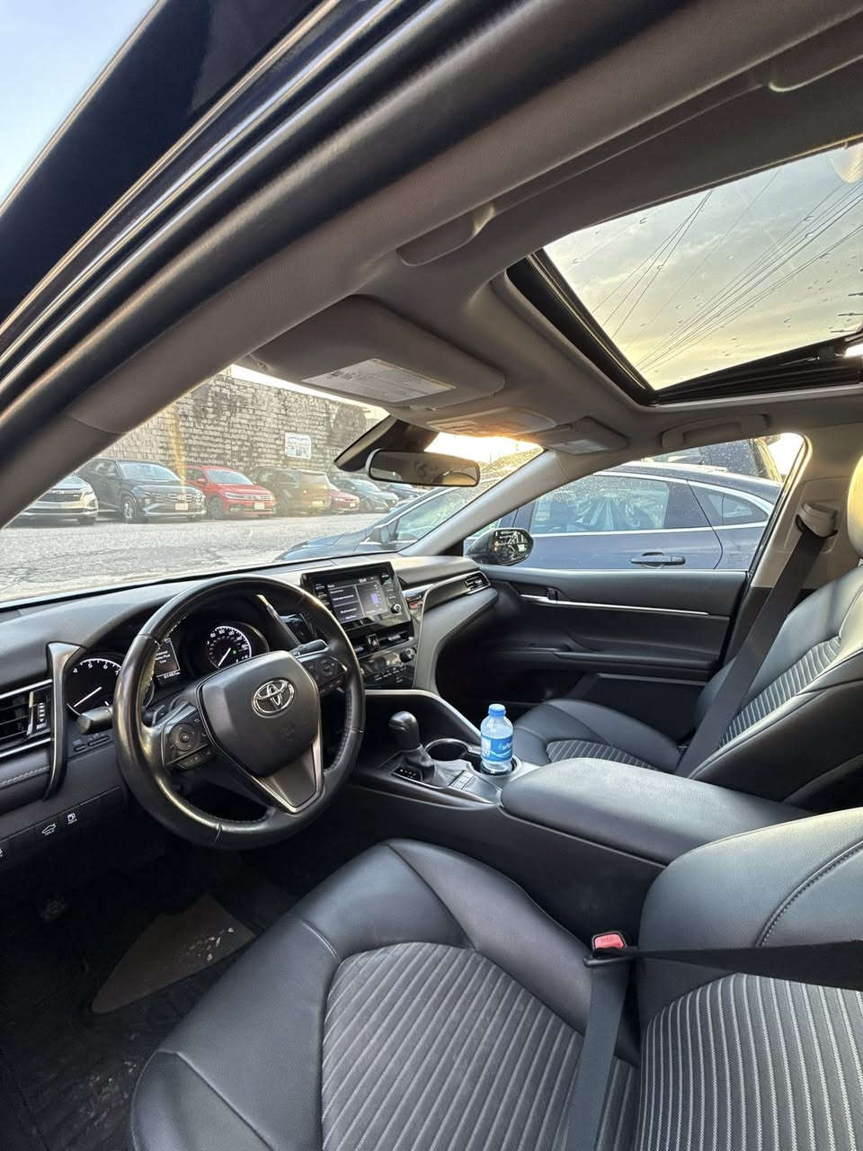 السلام عليكم
تيوتا كامري
2023
SE plus
فول 1/1
فتحة سقف_حساسات ورادارت 360درجة_كشن كهربائي _داخل جلد _تعديل مسار 
مواصفات ال seمعروف
حادث السيارة جداً خفيف بيها 3قطع صبغ بابين وجاملغ خلفي جهة سايق صور الحادث مرفقة بالمنشور بجم كبس حوض كبس بدون ايرباك بدون داخل وبيها كارت بين البابين جهة السكن فقط اما الباقي مكفول كفالة عامة
عداد المسافة:61الف ميل 
السيارة مرقم وكامل مناقصها برغي 
السعر :$178مجالها جداً جداً بسيط تفتر سوك العراق كلة اذا لكيت كامري هيج موديل وفول مواصفات ومرقم بهيج سعر انطيها ابلاش 
للتواصل والاستفسار الاتصال على الرقم الاتي:***********📞
