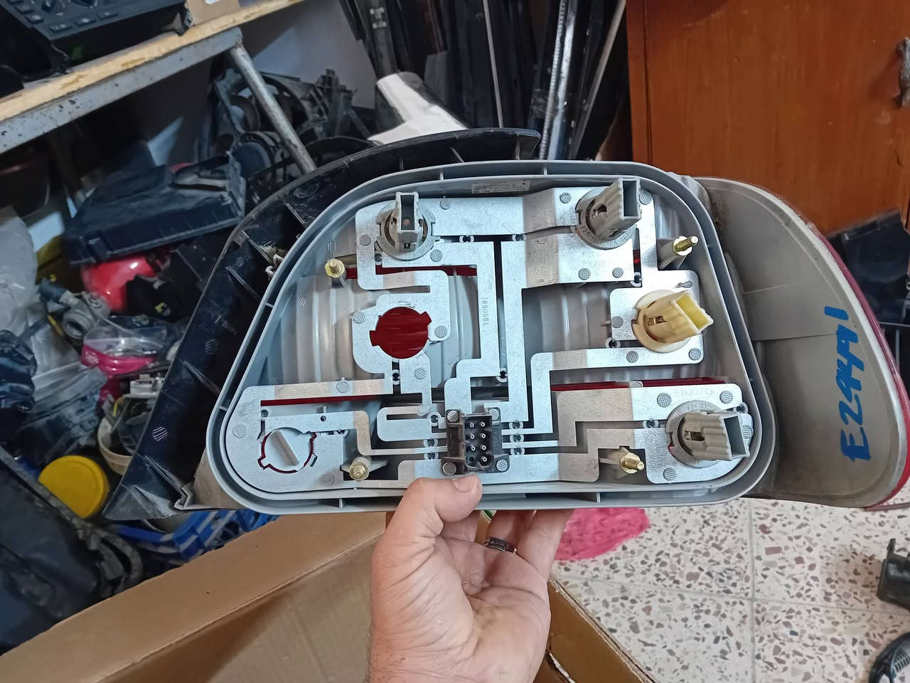 السلام عليكم
غراض خفاش للبيع 
الي يحتاجون 
كل صوره جوه السعر 
مكاني بغداد 
*********** بي واتساب
