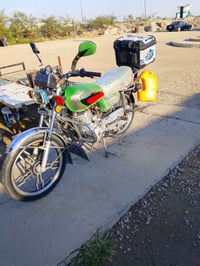 موطور ايراني لبيع موديل 2022 نضيف السعر 650 وبي مجال رقم 07819931824