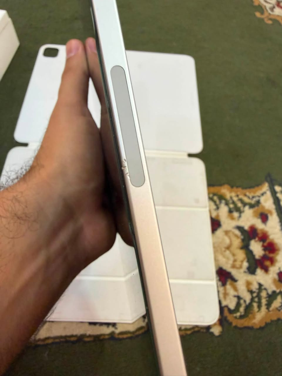 السلام عليكم …
تحية طيبة :
آيباد برو m4
أنش 13
ذاكرة 512
بطارية 99🔋
دورات شحن 104
استخدام جداً قليل 
نظافة مثل ما موضح نظيف الى درجة بي طخات بسيطة 
ويا حافظة الأصلية هدية سعرها (270)
السعر ١٤٠٠ 
العنوان بغداد شارع حيفا
رقم هاتف ***********
