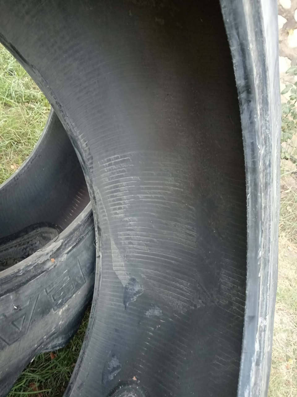 سلام عليكم تايرات للبيع حجم 38 على 16 مل 110 مكان بابل محاويل نتصل على رقم ***********. ***********
