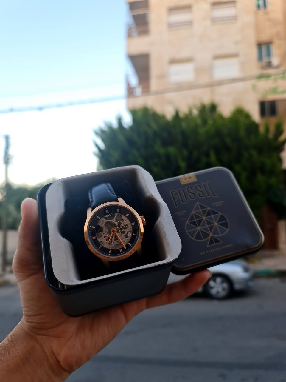 قطعة فخمة لعشّاق الساعات الميكانيكية 🚨

⌚ FOSSIL AUTOMATIC – Skeleton Design

إذا بدك ساعة تعكس ذوقك وهيبتك بنفس الوقت… هاي هي الاختيار الصح 🔥 

✨ التفاصيل الكاملة:

⚙️ الماكينة: أوتوماتيك (تشتغل على حركة اليد – بدون بطارية) 

🖤 الوجه: Skeleton مكشوف – تشوف حركة الماكينة بشكل فاخر 

🏆 الخامة: ستانلس ستيل مقاوم للصدأ

🎨 اللون: أسود مع تفاصيل ذهبي/روز تعطي فخامة عالية

 السير: جلد أصلي مريح وأنيق

💧 مقاومة الماء: 5ATM (مناسبة للاستخدام اليومي) 

📏 الحجم: تقريباً 42–44 ملم (مقاس مثالي على اليد

سعرها جديد بحدود ٣٠٠ دينار 

للبيع بسعر مغري 🔥🔥
والله يبارك لصاحب النصيب 🌹🌹

للتواصل على الرقم التالي او على الخاص يرجى 0795472588 

✨️يرجى متابعة الصفحه لكي يوصلكم كل ما هو جديد ✨️⌚️


**إذا كنت صاحب هذا الإعلان وتريد حذفه لأي سبب، رجاءا أرسل رسالة إلى الدعم الفني**
