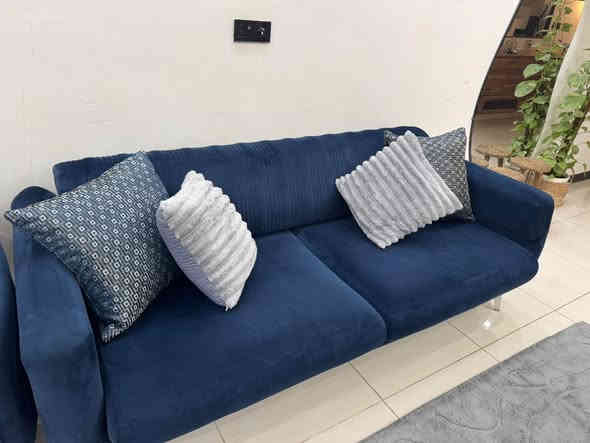 تخم قنفات تركي لون نيلي 
جديد صار سنه مشتري من هوم سنتر فرع المنصور
مابي ولا غلطة 
سعر مليون وربع وبي مجال  
رجاءآ بس الشراي يتصل على هذا الرقم 
***********
