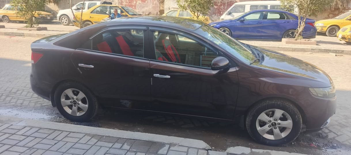 سلام عليكم 
سيراتو خليجي مكفولة من الضربه والصبغ
فول مواصفات مكاني بغداد
رقم بغداد
*********** واتساب
