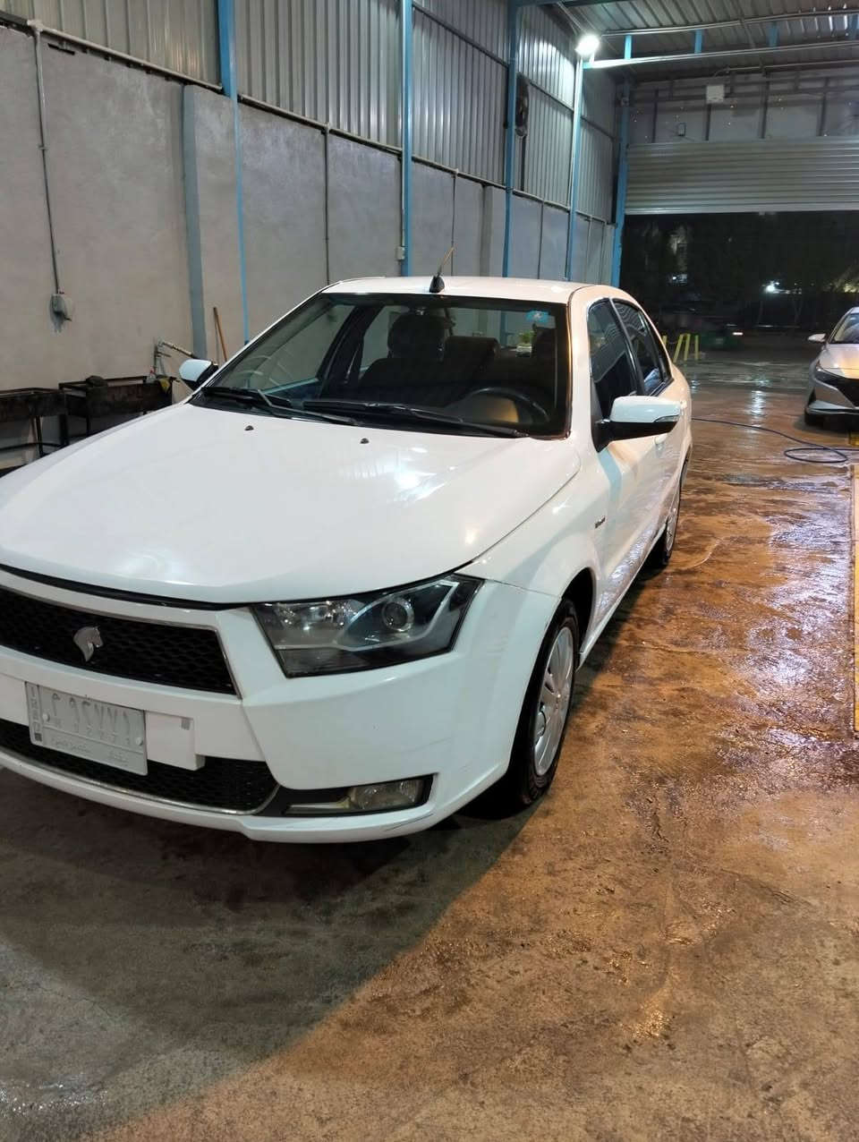 السلام عليكم
سمند دنا موديل 23
مكفولة كير ومحرك وكفالة عامة
تخم تاير جديد عدا طخه بالباب موضحه بالصورة
مكان السيارة بغداد
***********
