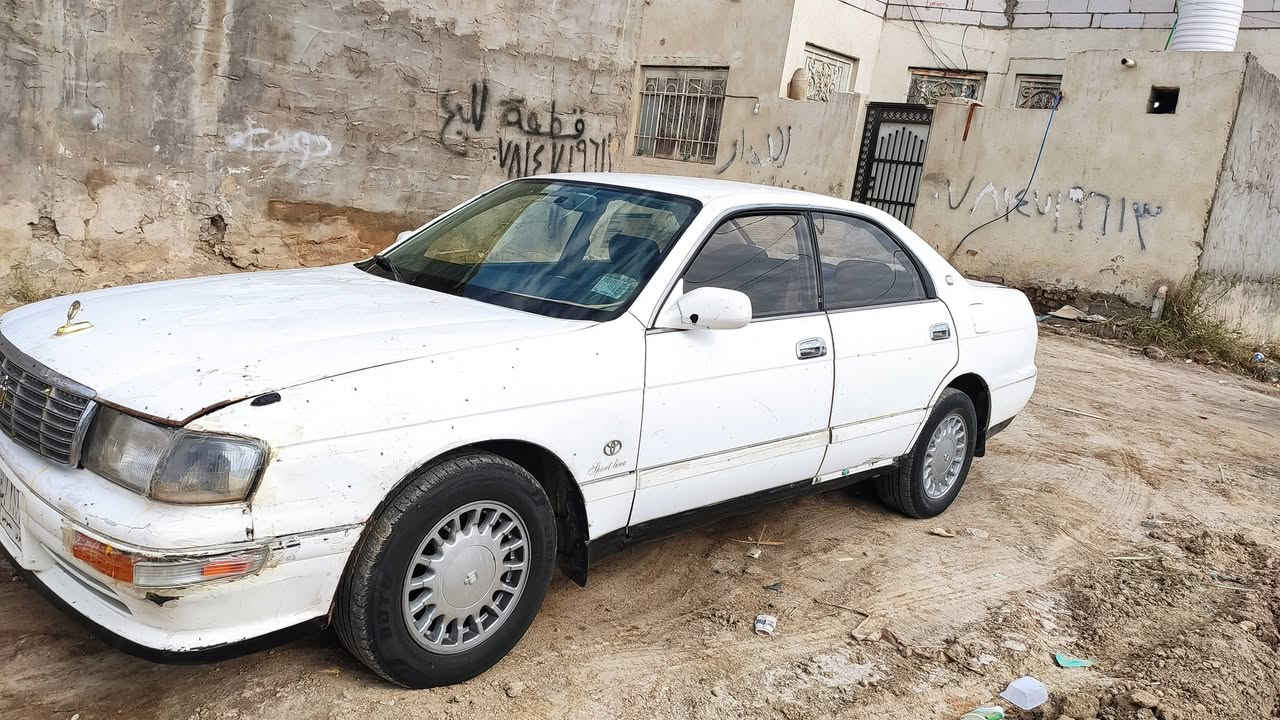 السلام عليكم
سياره بطه 1993 
سياره خير من الله كير و مكينه مكفول كفاله عامه 
سعر 30
للاستفسار ***********
