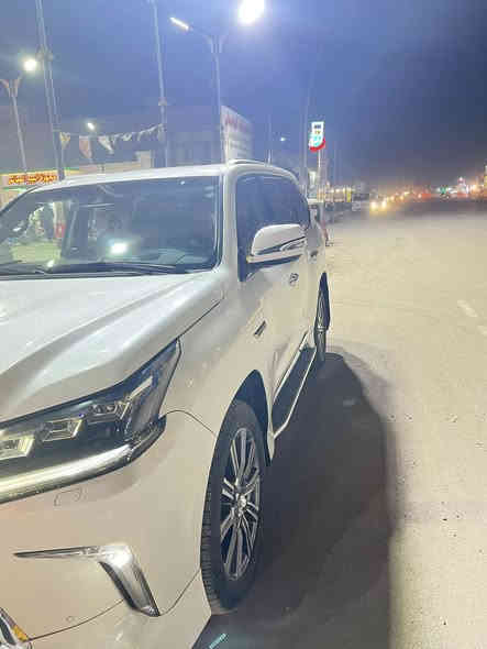 سلام عليكم لكزز للبيع مو ديل 2016 مكفوله كفاله عامه من كلشي مايشه 100 سياره كلش جديده فول مو اصفات للخير يعني مزوعه مو اصفات مكان بغداد رقم سليمانيه بسمي تحويل 
***********
