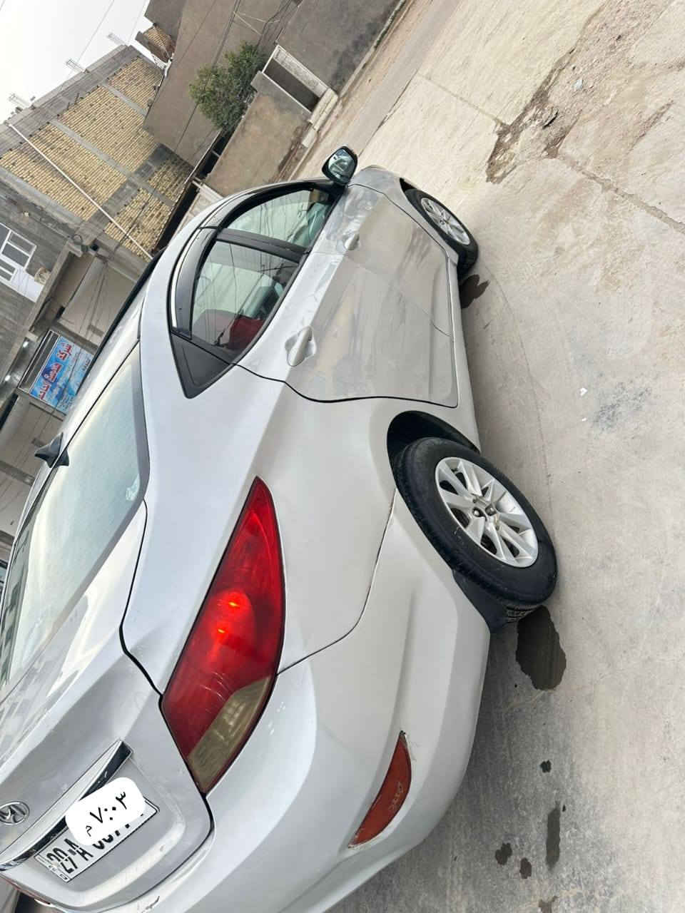 السلام عليكم
اكسنت خليجي ١/١ موديل ٢٠١٥ رقم واسط انكليزي تحويل مباشر  (يوجد سونار للسياره) فول مواصفات 
مكينه ١٦٠٠ دوش  قطرتين  مكفوله تخم تاير جديد حداديه جديده فقط رش ٣ قطع بدون دواخل 
السعر ٨٣  
العنوان الديوانيه مركز ***********
