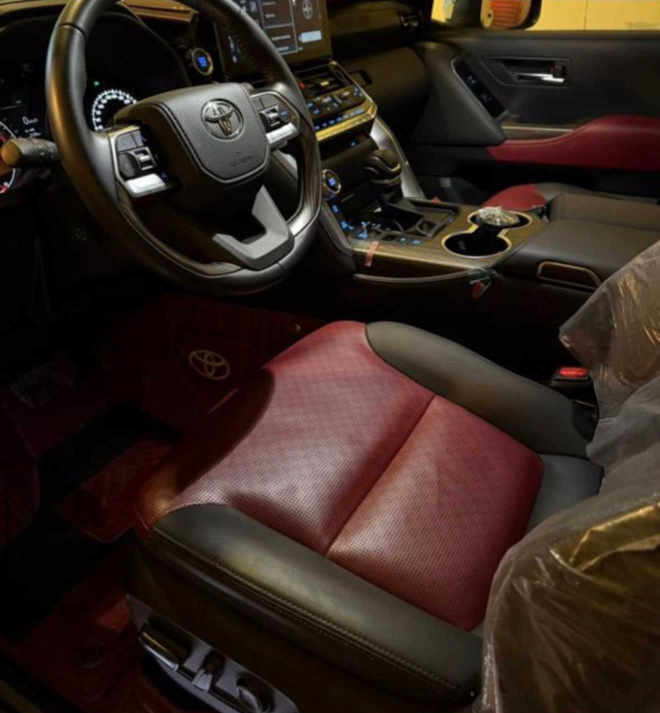 لاندكروز VXRموديل 2024ساز ضمان لمتت
مغلفه ddfماشيه 14000كم رقم اربيل
سعر 88000$
تصال ***********
