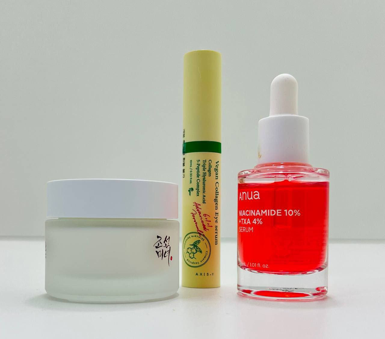 مجموعة عنايه منتجات كورية 
تتكون المجموعة من  كريم مرطب – Beauty of Joseon
🔹 غالباً هذا كريم مرطب بخلاصة الأرز أو مكونات تقليدية كورية.
🔹 الفوائد:
ترطيب عميق للبشرة
تفتيح وإعطاء نضارة
يهدئ البشرة الحساسة
مناسب للبشرة الجافة والمختلطة
🕒 يُستخدم كآخر خطوة بالروتين الصباحي أو الليلي.

2️⃣ سيروم للعين – AXIS-Y Vegan Collagen Eye Serum
🔹 سيروم مخصص لمنطقة تحت العين.
🔹 يحتوي على كولاجين نباتي + ببتيدات.
🔹 الفوائد:
يقلل الخطوط الرفيعة
يشد منطقة العين

3️⃣ سيروم انوا  تفتيح وتنظيم دهون – Anua Niacinamide 10% + TXA 4%
🔹 يحتوي على:
نياسيناميد 10% (لتقليل المسام وتنظيم الدهون)
ترانكساميك أسيد 4% (لتفتيح التصبغات)
🔹 الفوائد:
يقلل الحبوب وآثارها
يوحد لون البشرة
يعطي إشراقة واضحة @إشارة @الجميع


**إذا كنت صاحب هذا الإعلان وتريد حذفه لأي سبب، رجاءا أرسل رسالة إلى الدعم الفني**