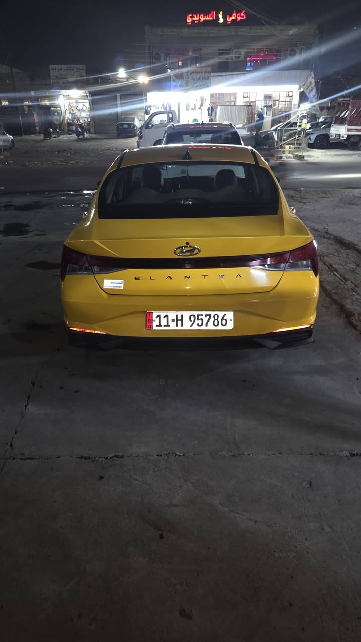 بيع او مراوس حسب قناعه 

فول فول للخير عده فتحه

بغداد بسمي 

مكينه كير كفاله 

جملغ وباب نفس لون 

ليبل واحد 

رقم بغداد 

مكان سياره بغداد 

***********
