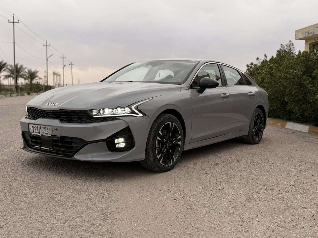 السلام عليكم K5 2023 السعر 135 السونار مرفق بالمنشور
#المركبة : كيا K5 فئة GT لون سموك موديل 2023
#الضرر : جاملغ مع طرف البنيد
#الرقم : بغداد الحديث

•المواصفات :

▪️السيارة : #كيا K5 GT لون مميز
▪️الموديل :  2023
▪️المحرك : 1600 توربو (اربعة سلندر)
▪️العداد: 78الف ميل حقيقي
▪️حجم الويل: ويل كب حجم 19 مع طقم تايرات بحالة ممتازة
▪️لايتات زينون اربع عدسات مع حاجب LED مع اشارة LED
▪️بصمات عدد 2 للأبواب مع بصمة تشغيل
▪️رادار امامي مانع تصادم
▪️رادار جانبي (نقاط عمياء)
▪️شاحن لاسلكي
▪️اشاير بالمرايا الجانبية
▪️كامرة خلفية دوارة اصل مع الستيرن
▪️شاشة الدشبول حجم كبير للتحكم بأيعازات السيارة
▪️كشنات السيارة حظن رياضي جلد اسود اصل
▪️تبريد قطعتين امامي وخلفي
▪️شاحن لاسلكي ( واير ليس )
▪️خمسة وضعيات للقيادة
▪️تشغيل عن بعد
▪️سستم صوت
▪️سايد بريك دگمة
▪️تحكم ستيرن جهتين بلوتوث وحاكية وكروس سرعة وتحكم صوت 
▪️نظام ABS مانع انزلاق
***********▪️
