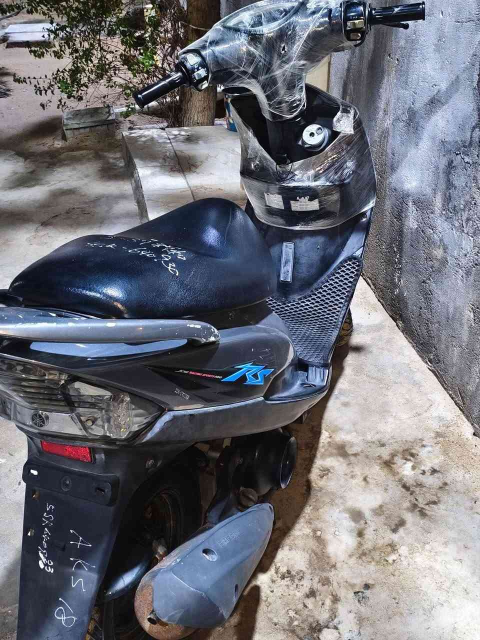 سلام عليكم
دراجه ماكس عدله بعدهه بريحه الوكاله دراجه نضيفه وماماشيه هواي محرك ناعم ماينسمع الدراجه كفاله عامه مابيهه اي نقص ختم واحد ويه المكينه // عنواني البصره كرمه علي مستعجل على بيعتهه 
الشراي يتصل ***********
