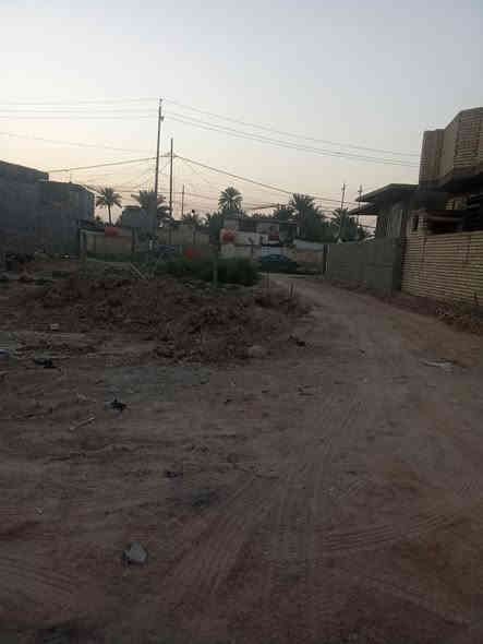 سلام عليكم ورحمة الله
قطعه 200متر 10×20     
طابو صرف مدفونه وكامله 
خدمات ماء كهرباء بصفك تبليط قريب عليك 
موقعهه كلش ممتاز بين شارعين 
خامس قطعه من الشارع العام
وثاني قطعه من الشط 
شارع حيدر شهيد 
الرجيبه وره الجنسيه والجوازات الجدول الغربي 
#سعرهه 41 وبيهه مجال 
***********
