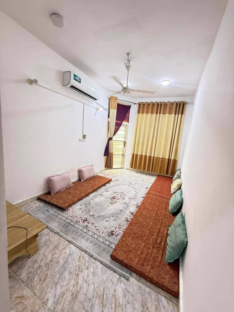 بيت للبيع سعر مناسب طابقين 
⭕️(طابو زراعي سند 25 )(معامله تطويب )
⭕️المساحة :104
⭕️واجها: 5م ✅
⭕️نزال :20م✅
⭕️العنوان الدار  / التقية الثالثة _ مقابيل ساحه التوديع
⭕️بناء البيت 2023
⭕️بناء عكاده  
————————————— شارع 8 متر 
           تـــفـــاصـــيـــل الـــدار 
(الطابقين  )
⚜️ غرف عدد 2 
⚜️صالة عدد 2
⚜️استقبال
⚜️مطبخ 
⚜️مجاميع صحية 4
⚜️طارمة  
ــــــــــــــــــــــــــــــــــــــــــــــــ

للأستفسار أتصال *********** واتساب مراجعه
