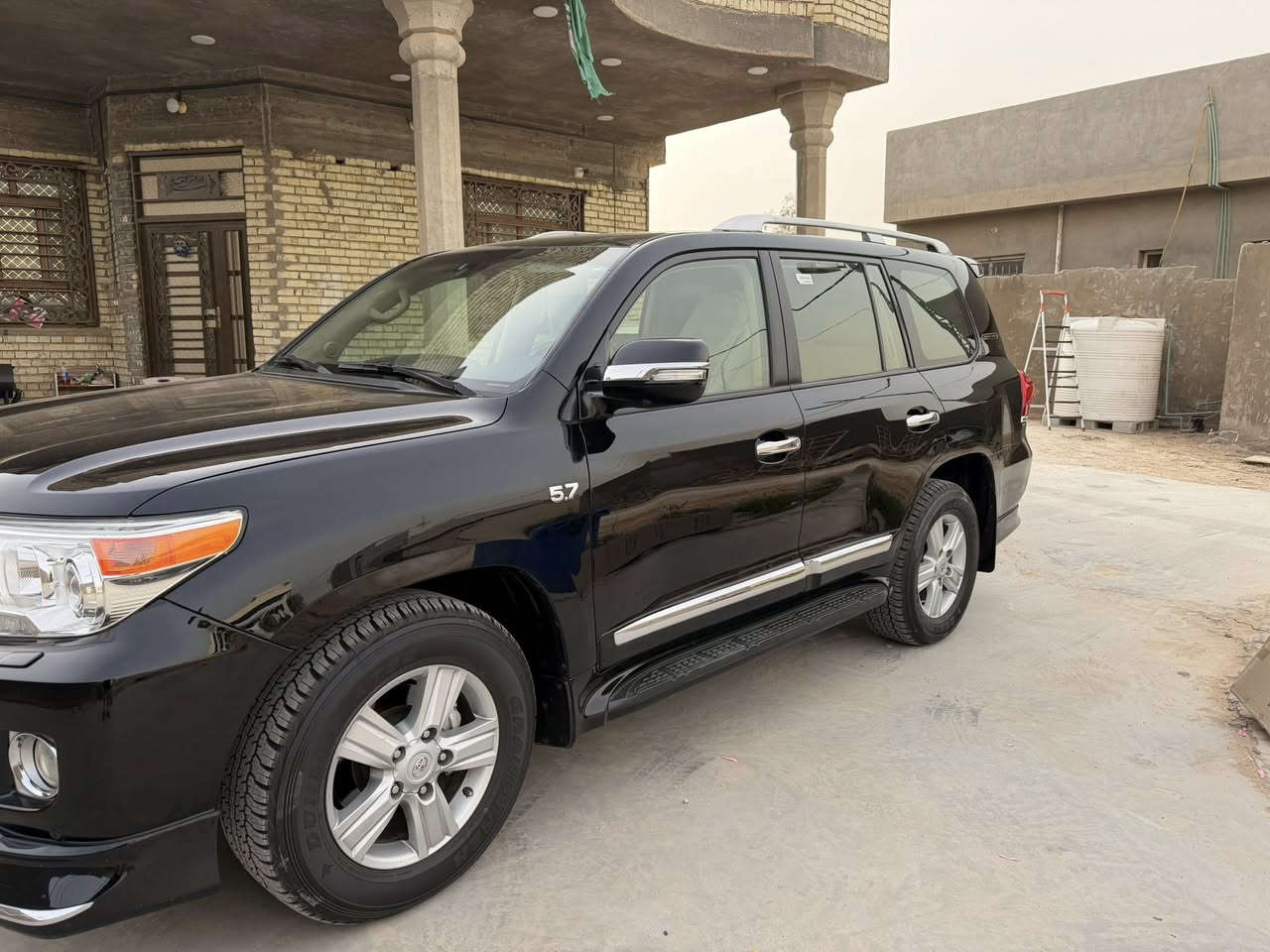 مساء الخير للبيع لاندكروزvxr  موديل ٢٠١٥ مكفوله كفاله عامه مكينه ٥٧٠٠ اربع كامرات كشنات حار بارد جنطه كهرباء وشفط فول الفول معروفه مواصفات السياره مواصفات لكزز السعر ٤٤ الف بيه مجال قليل مان السياره كربلاء تحويل مباشر الاتصال *********** حيدر
