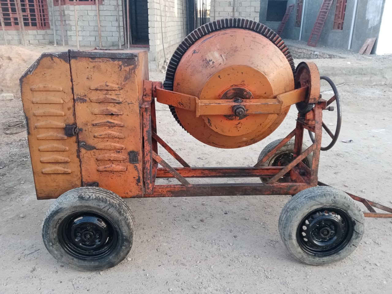 السلام عليكم خباطه للبيع استبكو لبناني باب أول محرك عل فحص السعر (مليون و 600) السكن الرمادي التواصل ع هاذه الرقم ***********
