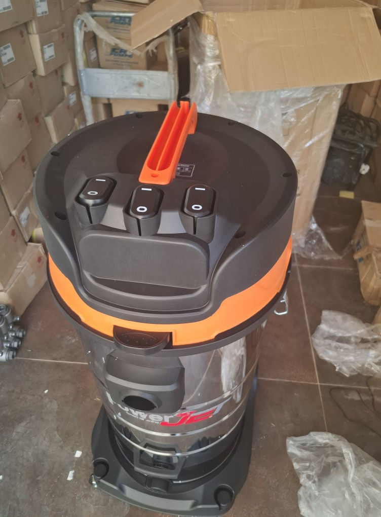 اخر وجبه مكنسة باورجت استيل ١٠٠ ليتري ٣ ماتور اصلي للبيع بسعر خاص ٢٧٠ دولار بس لطلب اتصل ***********
