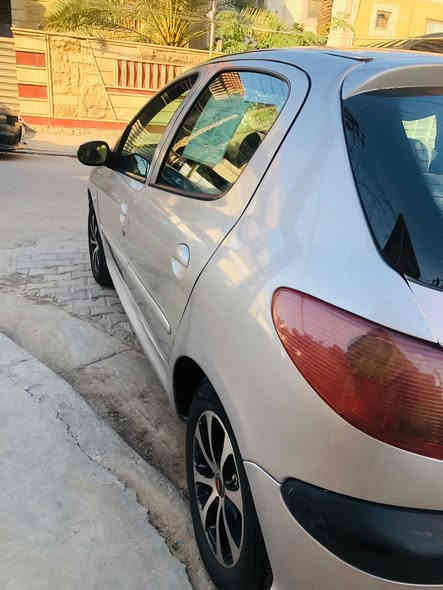 سياره مصبوغه حزام الجماليه بدون ضربه
كير محرك حداديه تبريت خير من الله 
تراي حلو وناعم
محرك 1400
كير عادي
السعر 38وبيها مجال
رقم بغداد مشروع وطني
مكاني بغداد الجديدة شارع المسبح
الستفسار هذا رقمي ***********
