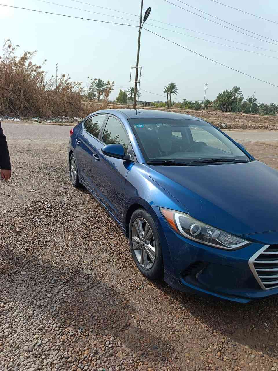 سلام عليكم انتره 18 البيع على حادث أمريكا فقط ماشي 90 سياره ليبر واحد مكان بغداد حي جهاد *********** سعره 1٢٧ بيه مجال قليل
