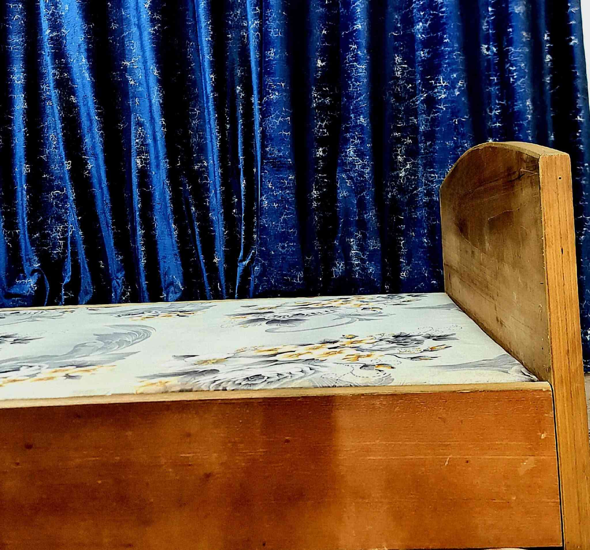 السلام عليكم
چرباية نفر ونص نجارة صاج ممصبوغة
الچرباية حيل نضيفة 
العرض 110 طول اكثر من مترين
السعر 150 
المكان حلة - حي الجزائر 
***********
