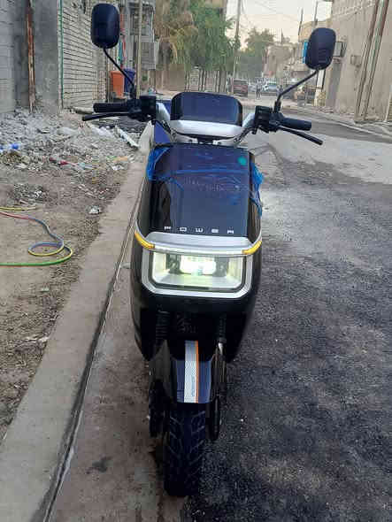 دراجه شحن للبيع عنوان الشعب
الدراجه عطله بطاريات كلشي شغل بس تحتاج بطاريه ابيعه عله عطله 
السعر خاص 
***********
