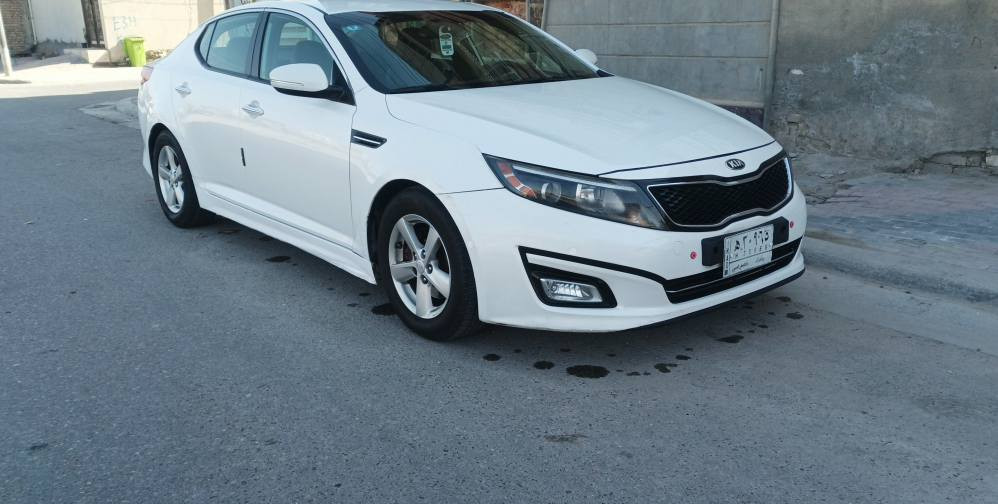 سلام عليكم الاستفسار *********** السعر 105عندي كيه اوبتيما للبيع موديل 2015 وارد امريكي السياره كلن حادثه دعاميه فقط مكفوله كفاله عامه بيه بارد قليل سونار بلمنشور كير محرك حداديه تبريد مكفولات ماشيه 87 
محرك 2400 جديد موصفات نص فول رقم بغداد تحويل مباشر السعر 105
