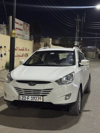 توسان 2013 خليجي للبيع بدون تبديل أو صبغ فقط بارد السونار مرفق في الصو...