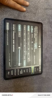 اياد  ١١ برو كامره واحده جهاز نضيف بطاريه ٩٤ ممفتوح ذاكره ٢٥٦ السعر ٥٥...