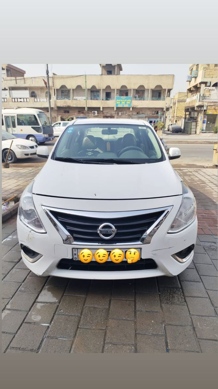 السلام عليكم
سني هندي موديل 2016
محبوبة الجماهير
بليته زركة 
مكفوله من الصبغ فقط تكحيل بسيط والباقي بيهه طخات موضح بالسونار
تخم تاير نظيف 
باتري جديد
تبريد ثلج
تحكم نص ستيرن
ماشية 160 
رقم بغداد بأسمي 
هزه  ورقم انكليزي  الجديد
مكاني بغداد
السعر  95 
مكلف بنشر رقم راعي سياره ***********
