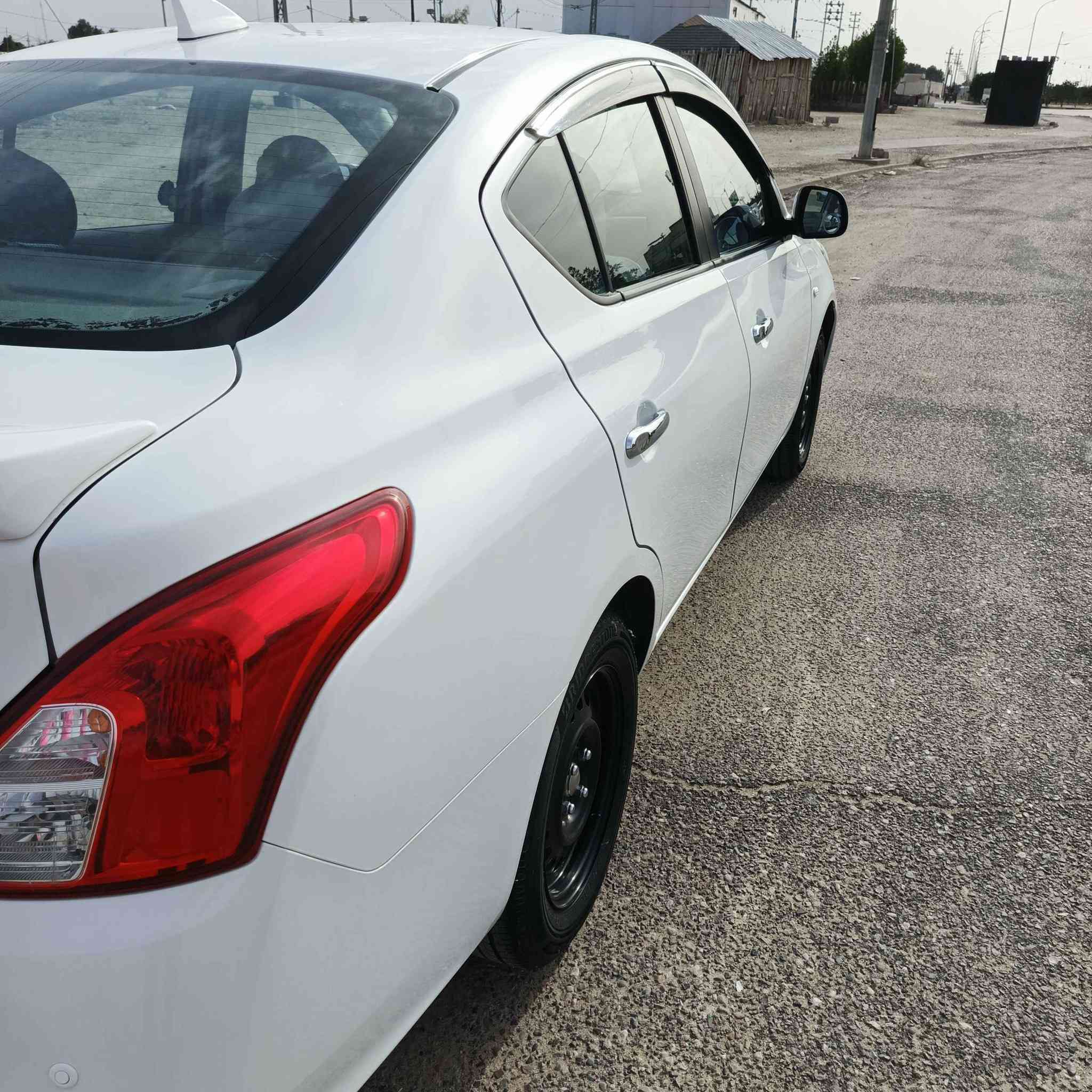 نيسان سني هندي كفاله عامه 
ماشيه 44 
السعر 119 وبيهه مجال قليل 
*********** البصرة, العراق
