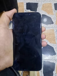 ايفون اكس ار • ١٢٨ • ضرر بالظهر
