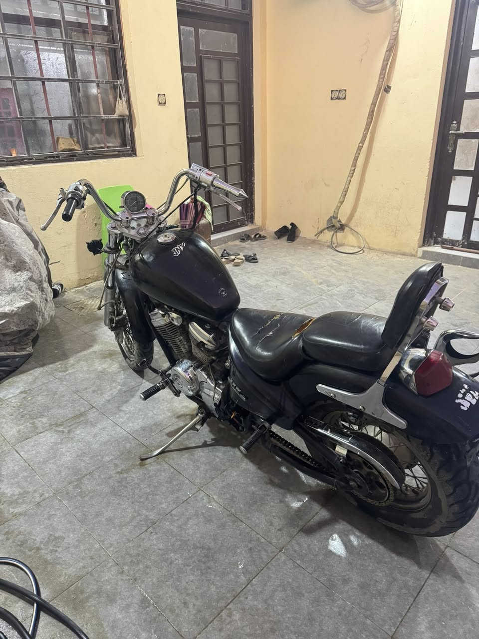 السلام عليكم
Honda steed 400 للبيع
كفاله عامه  لا تنقيص لا نضوح لا تبخير محرك مكفول من الفتح 
عليها ادامة كامله لأخر حبه زنجيل جديد شخاطه قاعدة فيوزات باتري تنضيف كابريتر بلكات وكاله اصلي فلاتر بانزين كله جديد وفلتر شوته بلادي جديد
دهن امزويل وفتلر دهن جديد 
مي راديتر زيتي  
شعله ومعدل تاكل الكاع + صالنصه رياضي صوت مرتب وقوي 
ناقصها بس ترتيب للگشر صبغ + دوشمه فقط مناقصها ايشي 
مكاتبة فقط + ورقه دخول الدراجه من الميناء مابيها كمرك 
السعر المطلوب  ٩ ورقات وبيها مجال بسيط حك الجيه
مكاني حله مركز المدينه
***********
