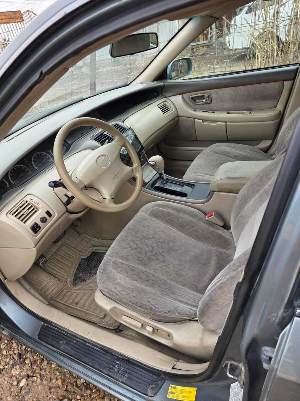 افلون أمريكية
موديل ٢٠٠٢ 
مصبوغة عام 
كير ومحرك وحدانية
على الشرط 
السعر (٦٨) ورقة 
***********
