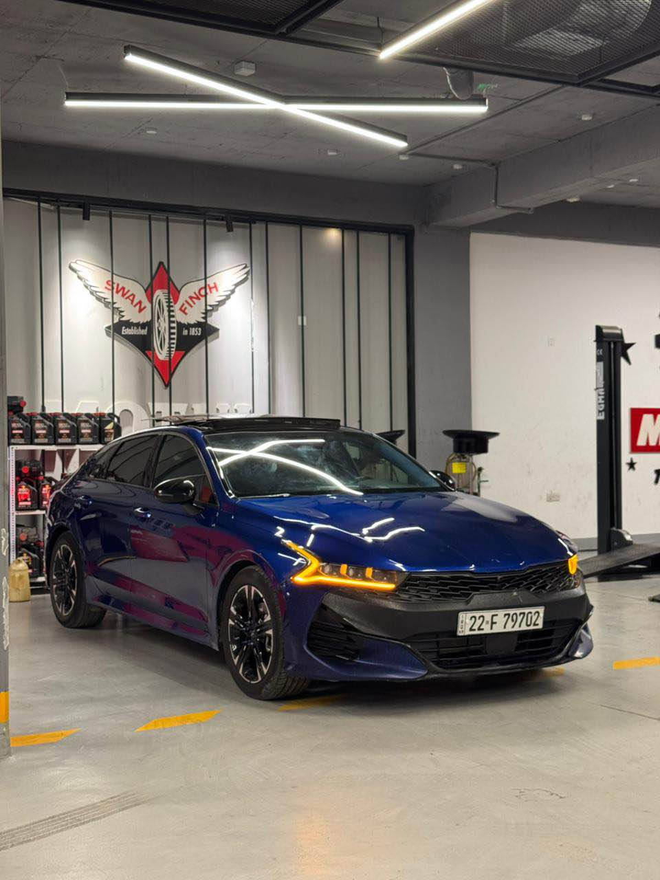 السلام عليكم

كيا 2022 K5 GTLINE لون ازرق فول مواصفات واحد على واحد
رقم اربيل باسم شركه
السياره حادثه دعاميه وبارد بالبندحسب صور الموضحه ايرباك دركه وراجع سستم

المواصفات GT LINE فول 1/1. 

1- بصمة ابواب + تشغيل عن بعد. 

2- شاشة حجم كبير  

3- رادار امامي وجانبي وخلفي و بريك طوارئ وحساسات خلفيه. 

4- هاندبريك بصمة +ميموري كشن + تبريد وتدفئه كشنات وتدفئه استيرن + كشنات الاماميه كهرباااء.+شحن واير ليس. 

5- صندوق ذكي يفتح عند الاقتراب

6- بك لايت لد

7- ويل كب  كروم

8- تبريد شاشة منفصل+ قطعتين تبريد. 

10- سياقة الكترونية + تحديد مسار.  

12-  نظام الترحيب الصوتي + الشاشات. 

14- 5 وضعيات قيادة بل ماوس 

15-اوتو هولد للتوقف الالكتروني بل ازدحام. 

16- محرك 1600 turbo 

17-كامرة خلفيه

ملاحضة هاي السيارة تعتبر اعلى فئة 

183  بيهة مجال بسيط حك الجيه

مكاني البصرة

*********** Singapore
