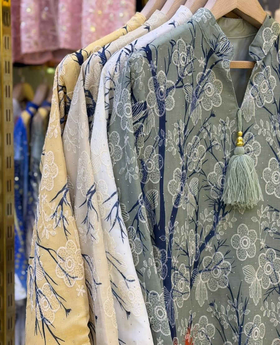 دراعه كويتي خامه باربي شانيل كريب
قياسات L Xl XXL XXXL
 موديل4الوان


**إذا كنت صاحب هذا الإعلان وتريد حذفه لأي سبب، رجاءا أرسل رسالة إلى الدعم الفني**
