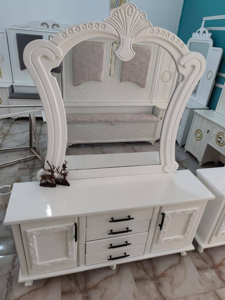 سلام عليكم
غرفه للبيع ام 5 بلازاويه مستخدمه 
كلش حلوه وقويه صاج 
*********** @إشارة
