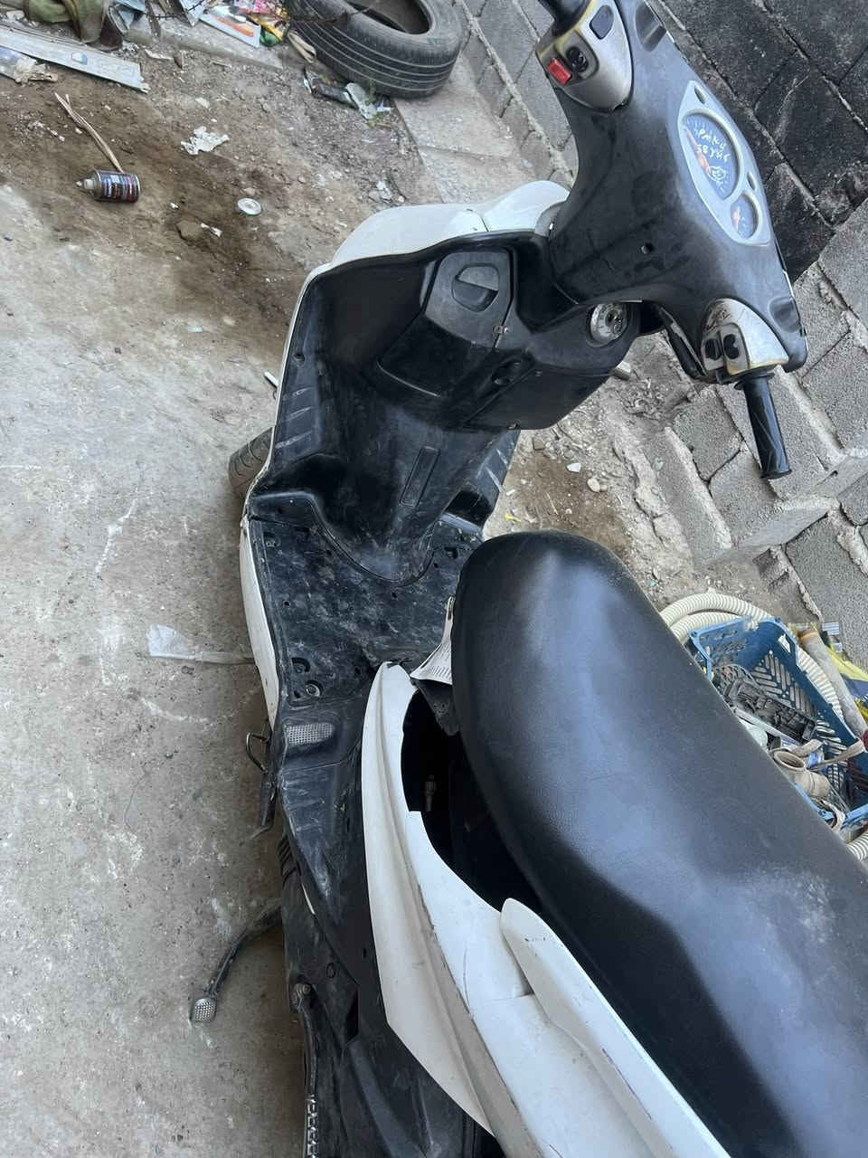 السلام عليك سكنس نثيه أبيع كوم حديد ***********
