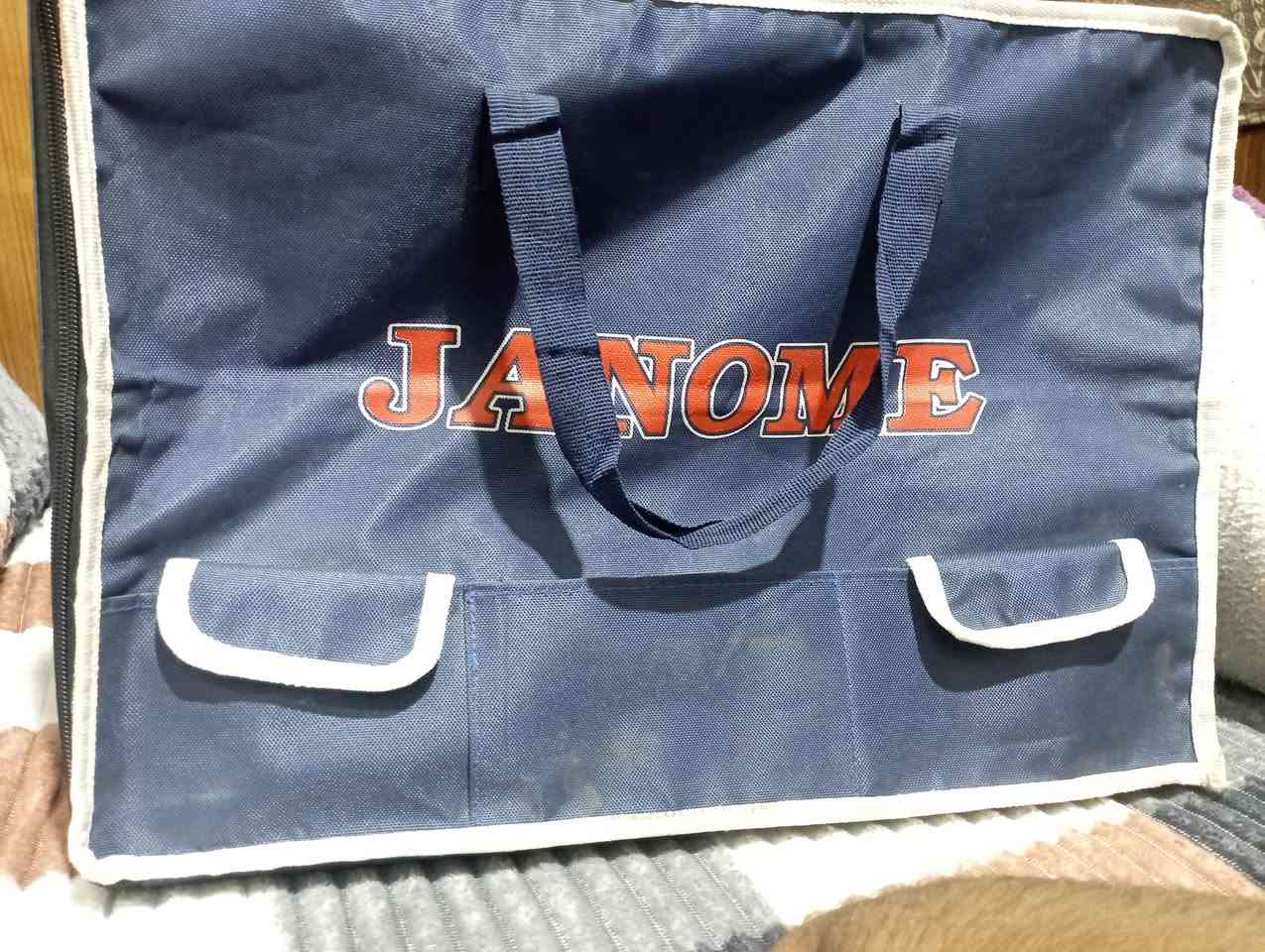 سلام عليكم  
عليكم مكينه خياطه البيع 
مكينه خياطها يخبل وجديدي 
واسم المكينيه بلذر تكريس بيعه 
 السعر 120بيهاه مجال 
الستفسار علا رقم ***********
