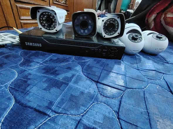 للبيع قيم واخذهن مكانهن النجف الإشراف كوفه شارع ميثم التمار قرب دور الحوزة مقابيل مجمع الجنابي ***********
