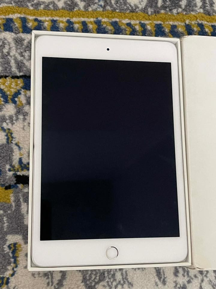 Ipad mini 5
زۆر خاوێنە پاکەتی خۆی لەگەڵە
٢٠٠ هەزار 
***********
