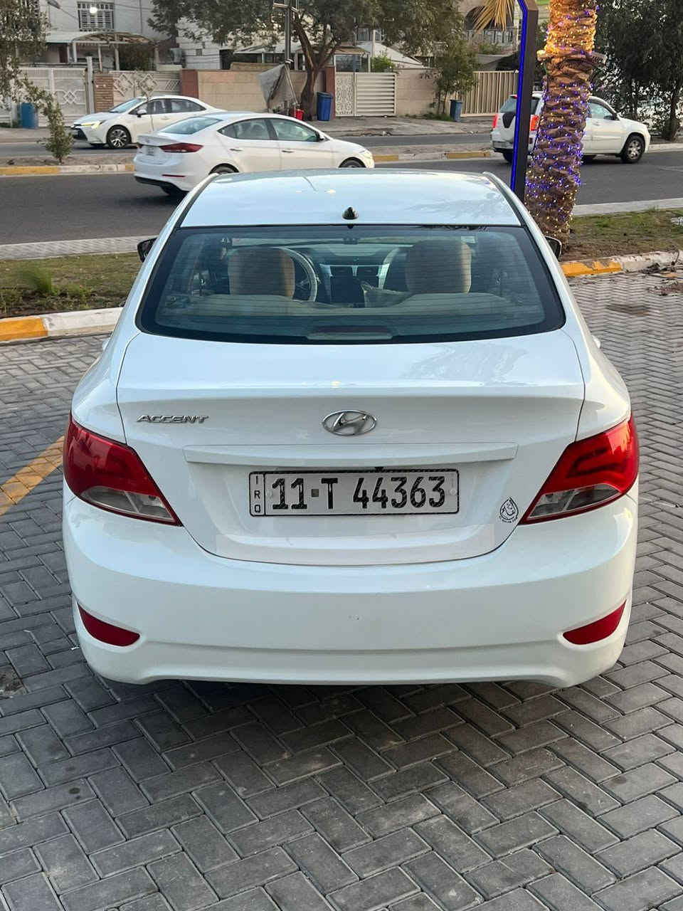 سلام عليكم  اكسنت خليجي موديل ٢٠١٧ بيها خشم بنيد صبغ أثر تكشير
وباب خلفي جهه العبري صبغ 
وباقي سياره كفاله 
كير مكينه مكفول 
تبريد تدفئة شغال 
صدر مكفول 
تخم تاير مكفول 
السعر ٩٤ وبيها مجال قليل عنواني بغداد البياع ***********
