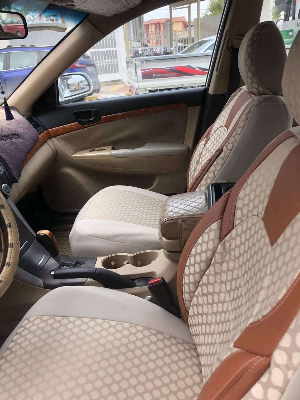 السلام عليكم عندي سوناتا 2009 للبيع بيع مستاجر مكان الفلوجه سياره مقروضه ما بيها لا  سياره مقروضه ما بيها لا حادث ولا ضربه ولا اي شيء يحب يستفسر على هذا الرقم مالتي ***********
