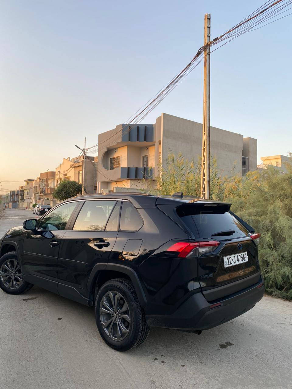 Rav 4 xle premium hybrid 
راف فور مديل ٢٠٢٢ XLE بريميوم محركها ٢٥٠٠ هايبرد وبانزين 
السياره فول 
فور ويل درايف 
فتحت سقف 
بصمه 
تبريد قطعتين 
كشنات جلد وخزن ميموري 
كشنات كهرب وتدفئه تبريد 
صندوك كهرب 
حساسات 
رادارات جانبيه 
رادار امامي خلفي 
هاند بريك كهرباء +اوتوهولد 
وضعيات قيادة سبورت ايكو نورمال 
هيتر ستيرن 
دخول ذكي 
ضررها قبغ صندوك مبدل اصلي شركه وبيها كرت أربع أصابع بالبونيد 
رقم نينوى الجديد سنويه جديده هزه جديده وبيها كابون 
سياره بسمي  
للتواصل  ***********
