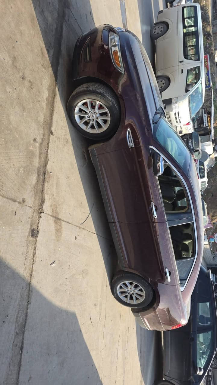 فورد توريس موديل 2010سنوي حتى 2030هازي جديد فيه قطع صبخ واحد بس بشرط مكانيك وكير  وكهرباء وتحويل وغرامات موجود في سليمانيه رقم الهاتف ***********سعر 90$ ومعمله حق جاي
